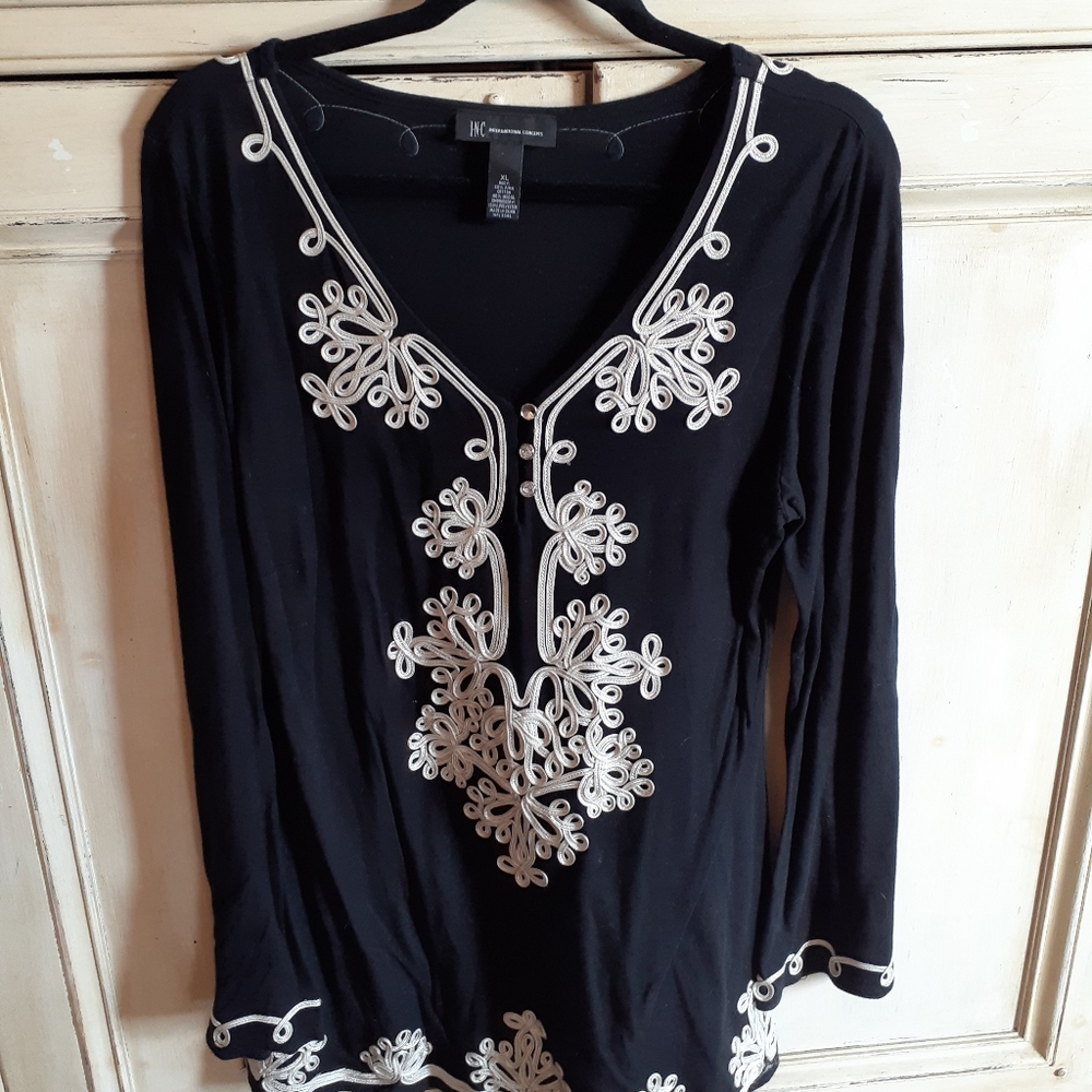 Absolutely gorgeous dress or top